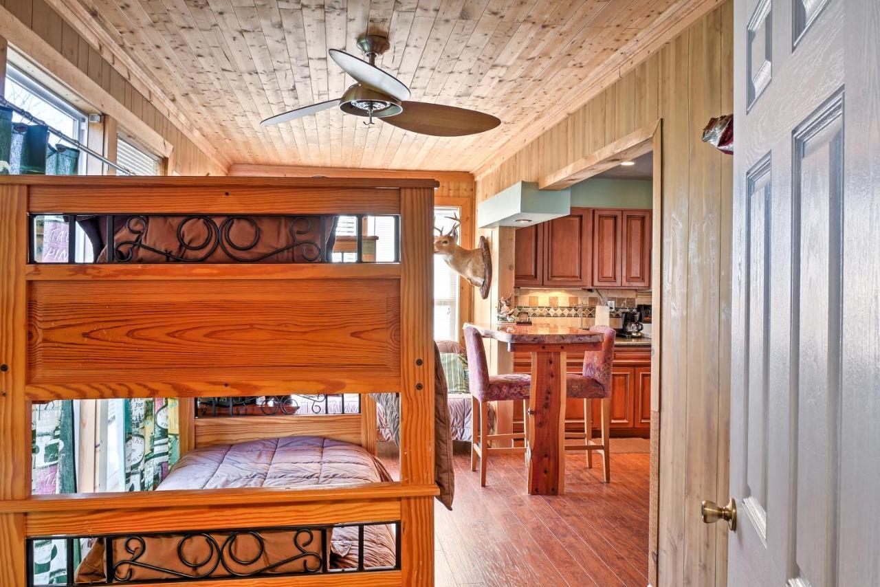Paradise Cove Cabin With Boathouse And Dock Guntersville Bagian luar foto