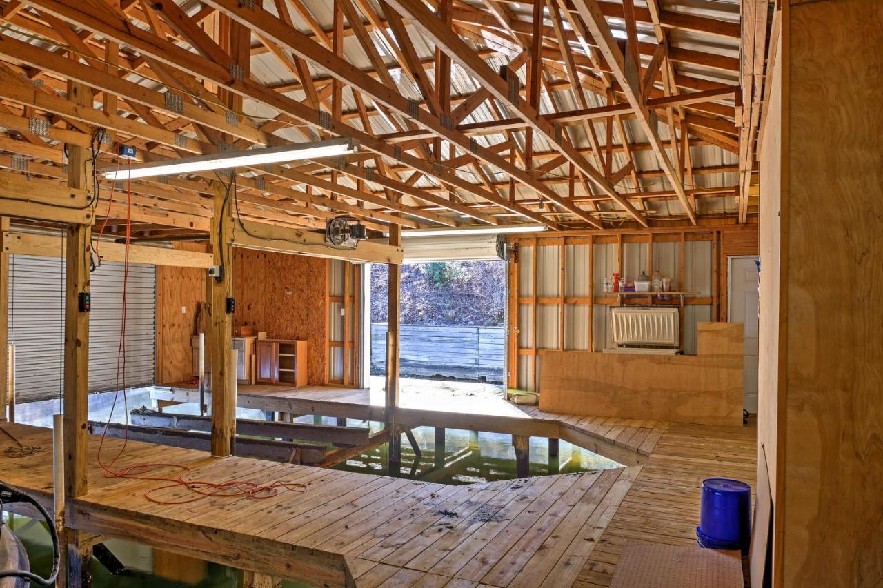 Paradise Cove Cabin With Boathouse And Dock Guntersville Bagian luar foto